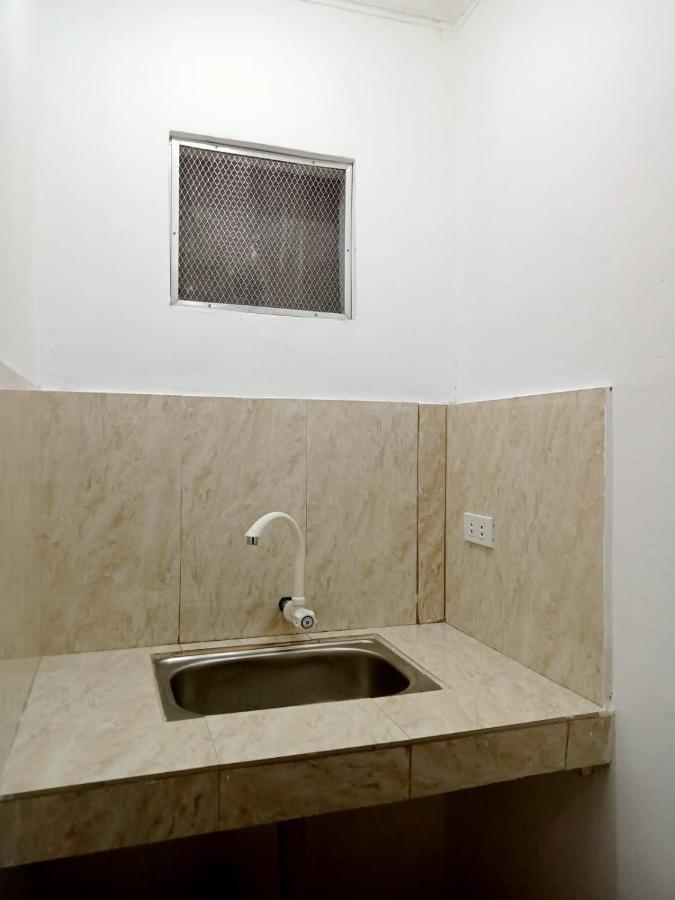 __Aplaridel Inn Suites__ Angeles Zewnętrze zdjęcie